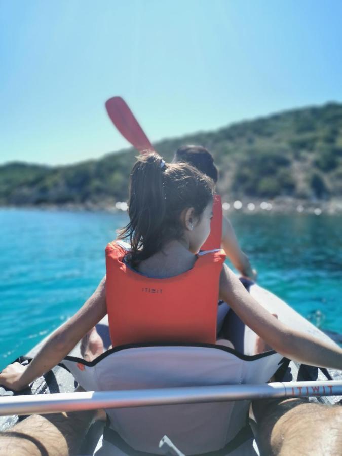 Cara Catherine Geremèas Extérieur photo